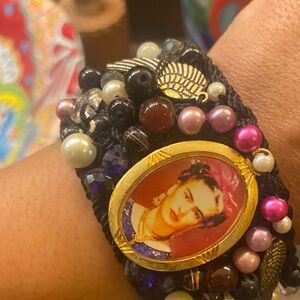 Colorful Beaded Bracelet with Artistic Cameo
